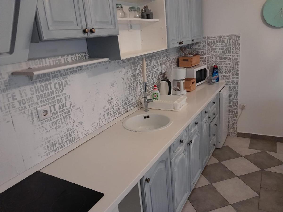 Apartmani Aneri Vir Exteriör bild