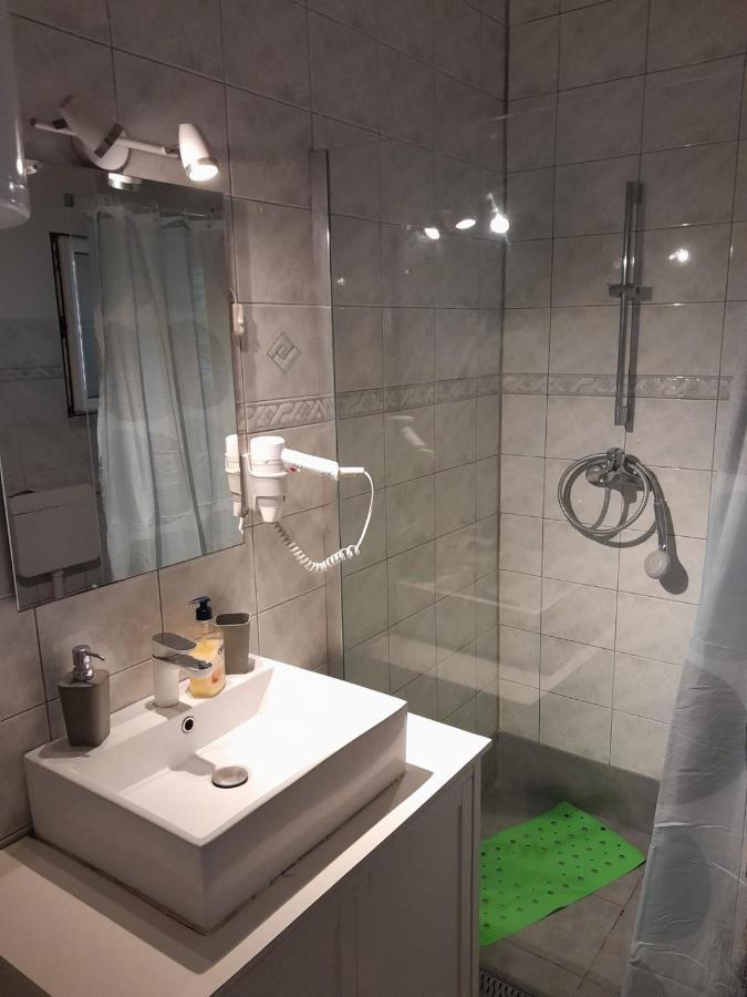 Apartmani Aneri Vir Exteriör bild