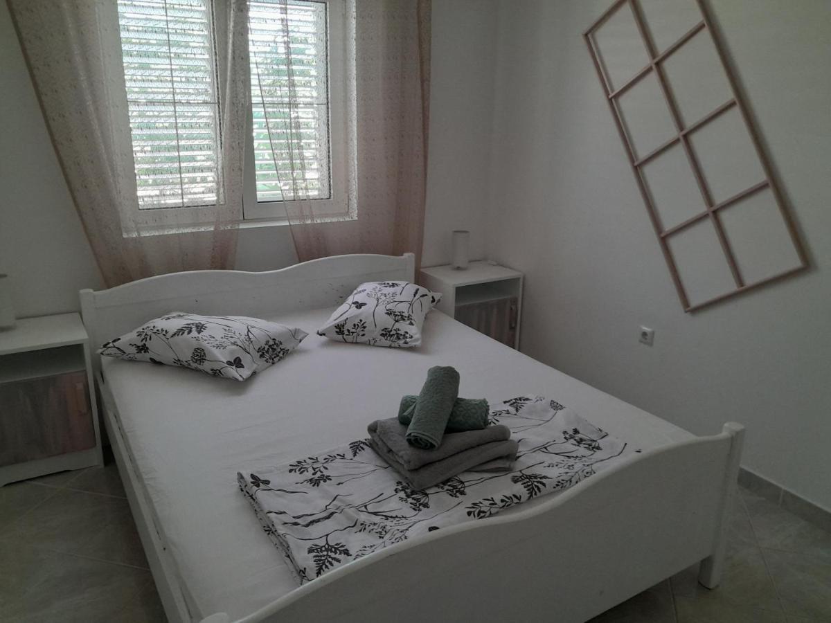 Apartmani Aneri Vir Exteriör bild