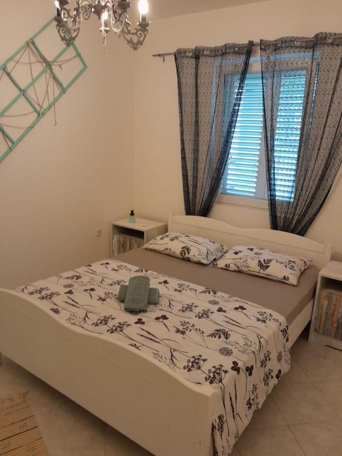 Apartmani Aneri Vir Exteriör bild
