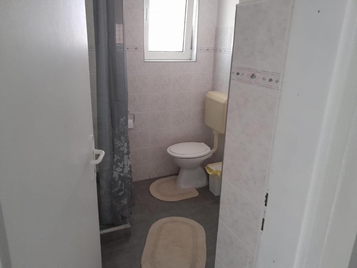 Apartmani Aneri Vir Exteriör bild